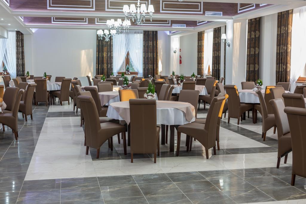 Borowy Dwor- Biznes, Spa & Fun ชาฟลารี ภายนอก รูปภาพ