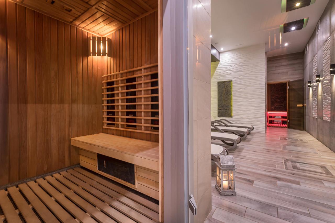 Borowy Dwor- Biznes, Spa & Fun ชาฟลารี ภายนอก รูปภาพ