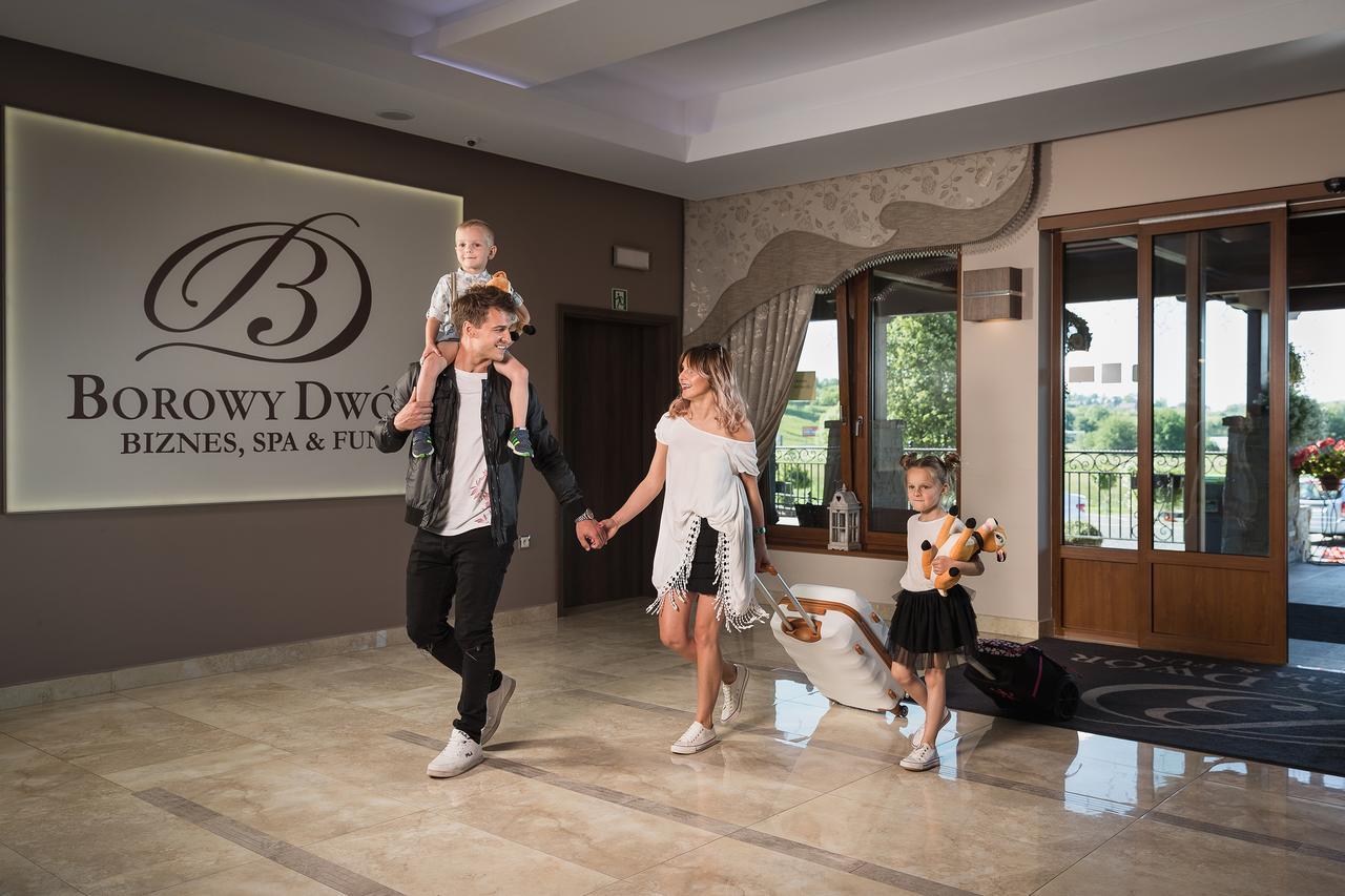 Borowy Dwor- Biznes, Spa & Fun ชาฟลารี ภายนอก รูปภาพ